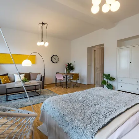 Apartment Ruska Prague Exterior photo